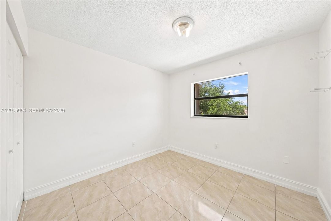 For Sale: $375,000 (3 beds, 2 baths, 1030 Square Feet)