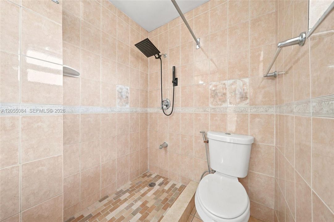 For Sale: $375,000 (3 beds, 2 baths, 1030 Square Feet)