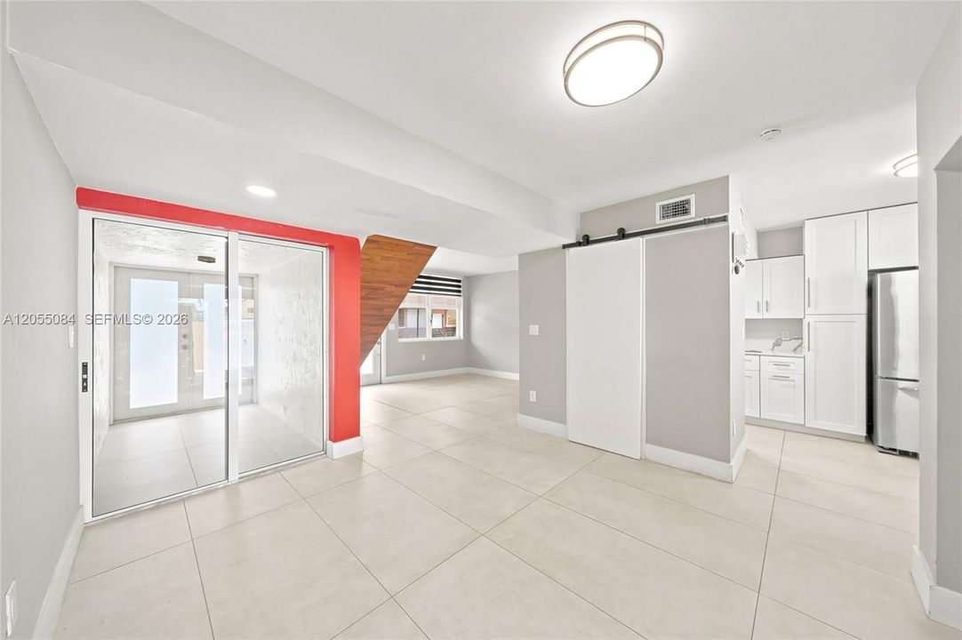 For Sale: $375,000 (3 beds, 2 baths, 1030 Square Feet)