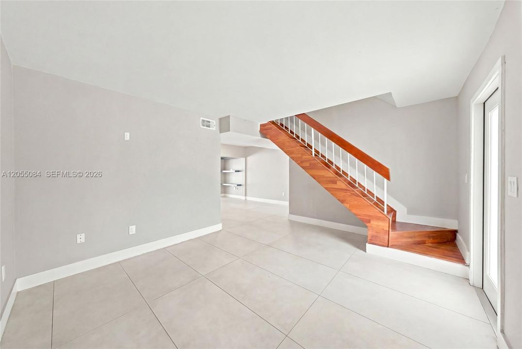 For Sale: $375,000 (3 beds, 2 baths, 1030 Square Feet)