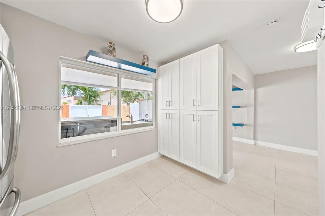 For Sale: $375,000 (3 beds, 2 baths, 1030 Square Feet)
