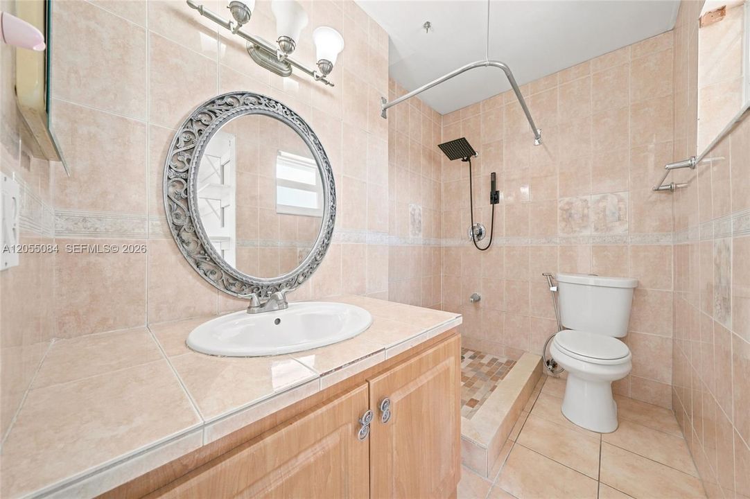 For Sale: $375,000 (3 beds, 2 baths, 1030 Square Feet)