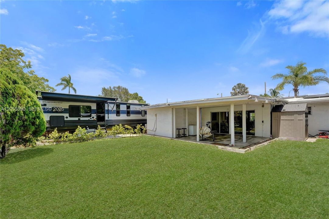 En Venta: $639,900 (4 camas, 3 baños, 1436 Pies cuadrados)