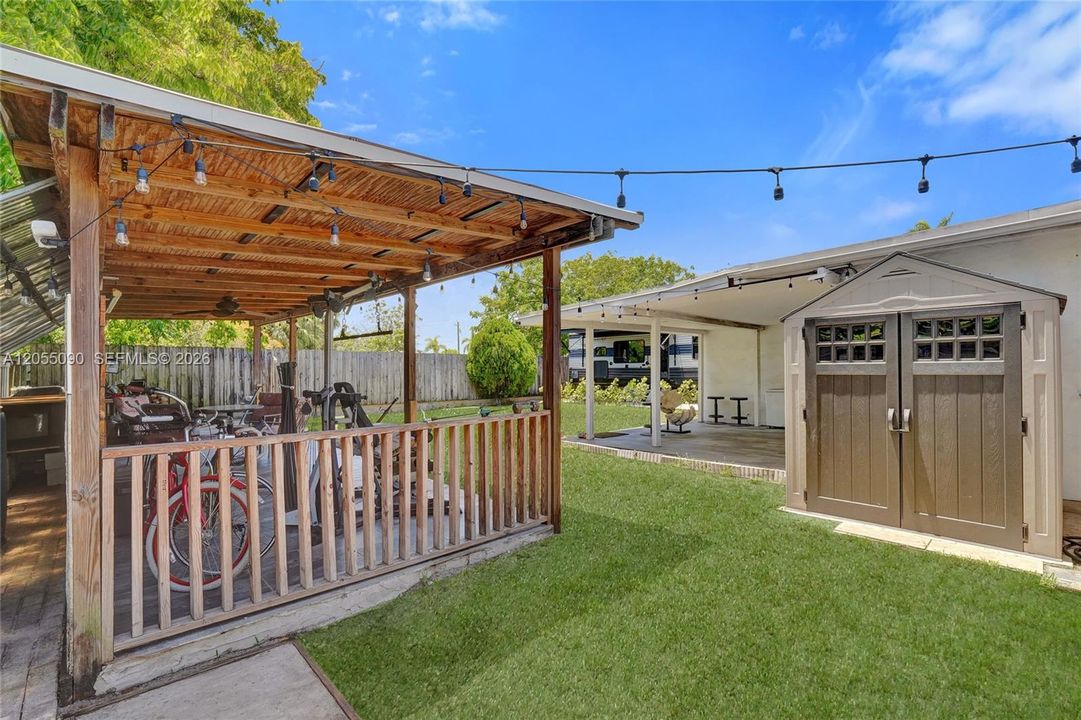 En Venta: $639,900 (4 camas, 3 baños, 1436 Pies cuadrados)