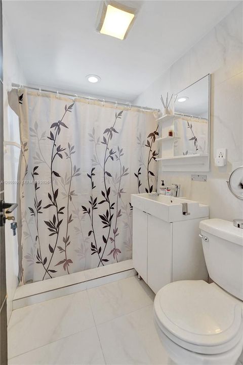 En Venta: $639,900 (4 camas, 3 baños, 1436 Pies cuadrados)