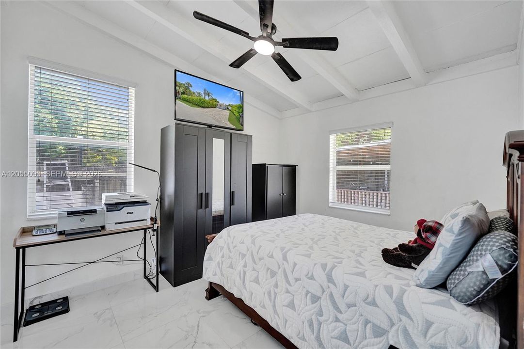 En Venta: $639,900 (4 camas, 3 baños, 1436 Pies cuadrados)