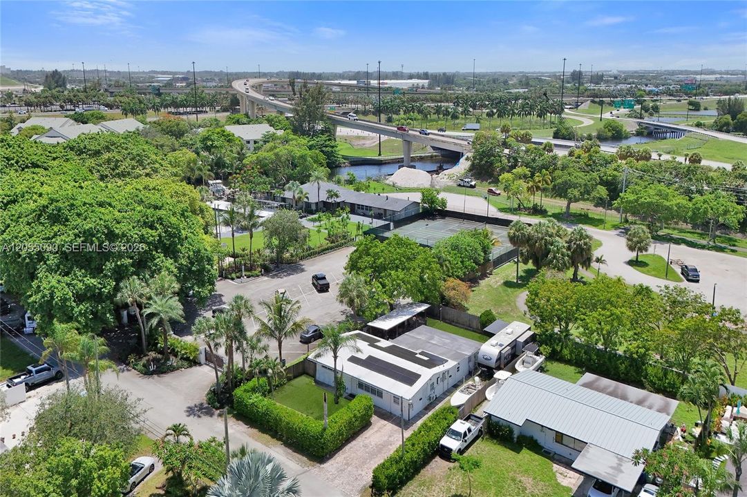En Venta: $639,900 (4 camas, 3 baños, 1436 Pies cuadrados)