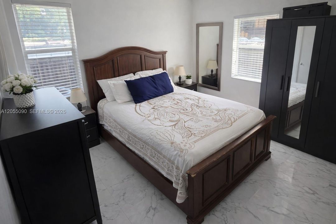En Venta: $639,900 (4 camas, 3 baños, 1436 Pies cuadrados)