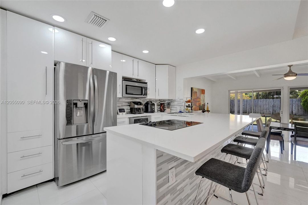 En Venta: $639,900 (4 camas, 3 baños, 1436 Pies cuadrados)