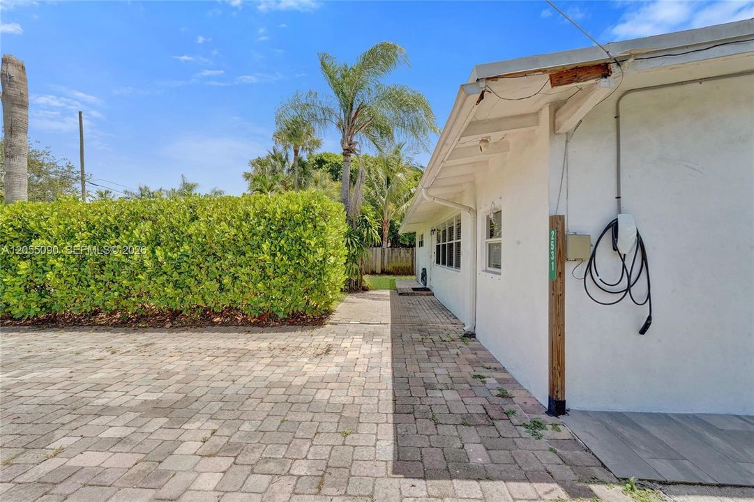 En Venta: $639,900 (4 camas, 3 baños, 1436 Pies cuadrados)
