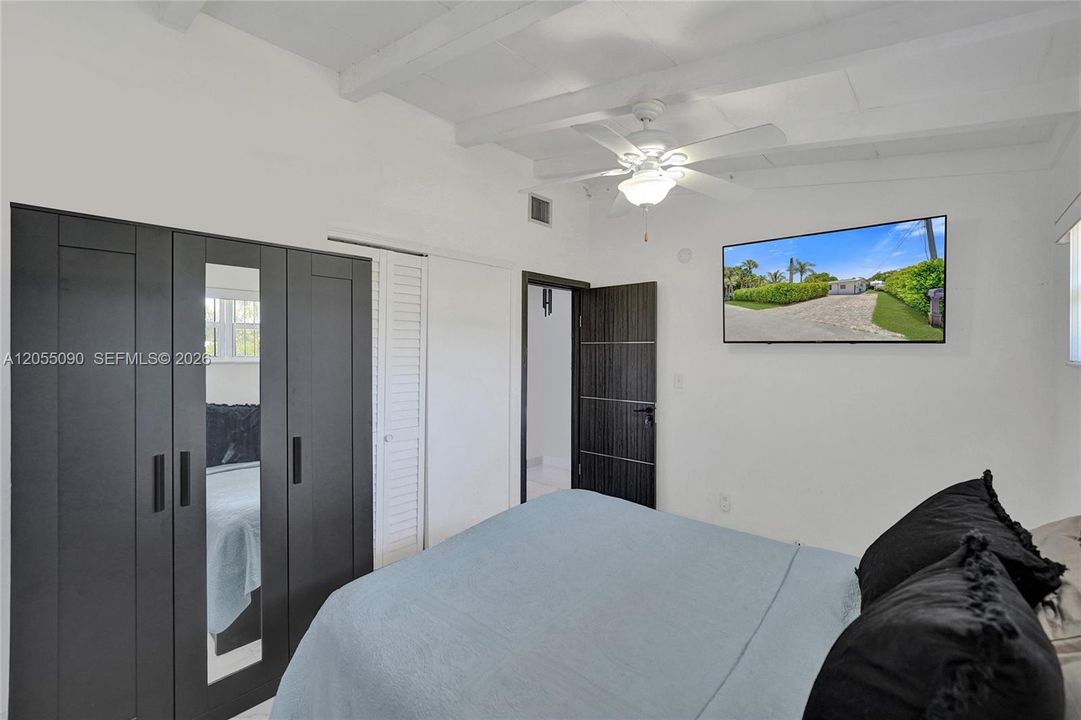 En Venta: $639,900 (4 camas, 3 baños, 1436 Pies cuadrados)