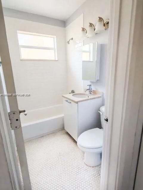 В аренду: $1,500 (0 спален, 1 ванн, 420 Квадратных фут)