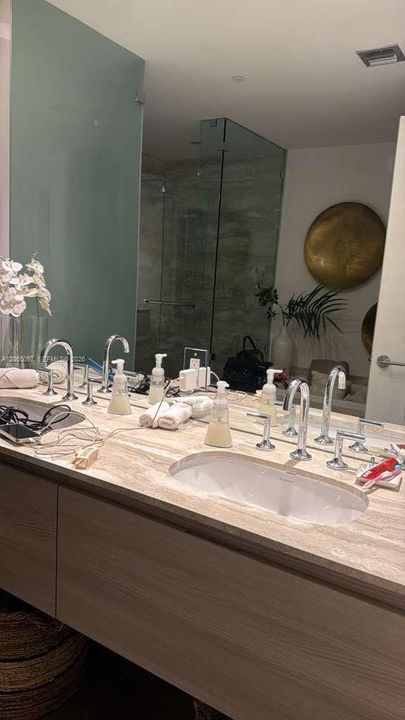 En Renta: $4,150 (1 camas, 2 baños, 912 Pies cuadrados)