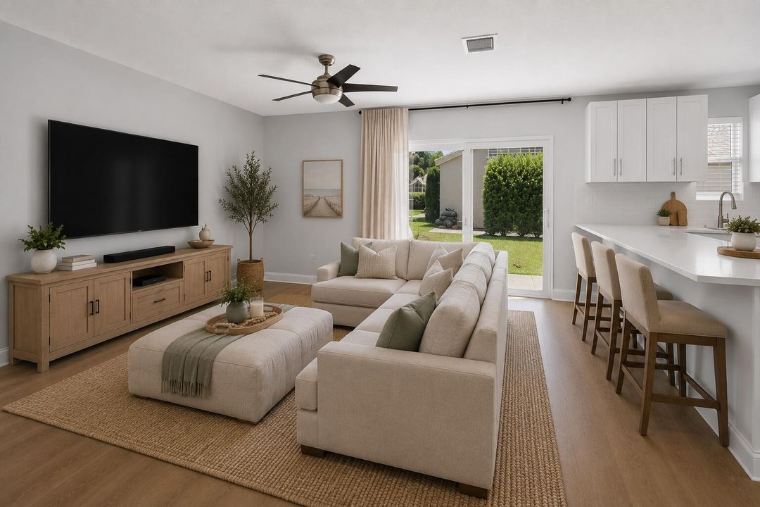 9444 - family room at entrance