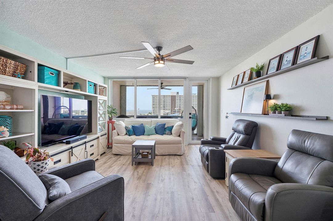 305 N Pompano Beach Blvd u804_025