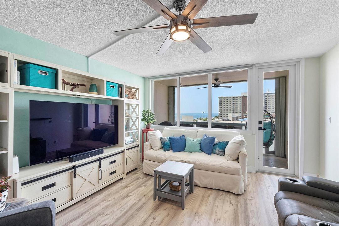 305 N Pompano Beach Blvd u804_026