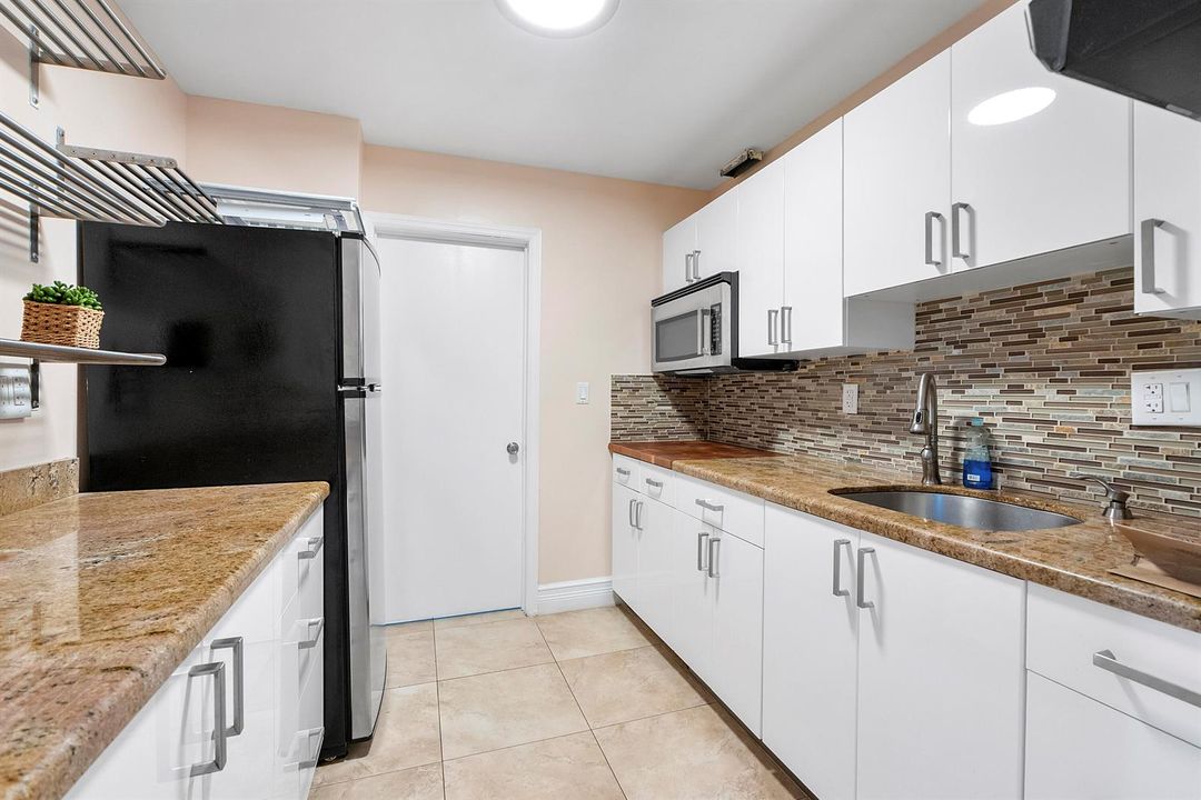 305 N Pompano Beach Blvd u804_059