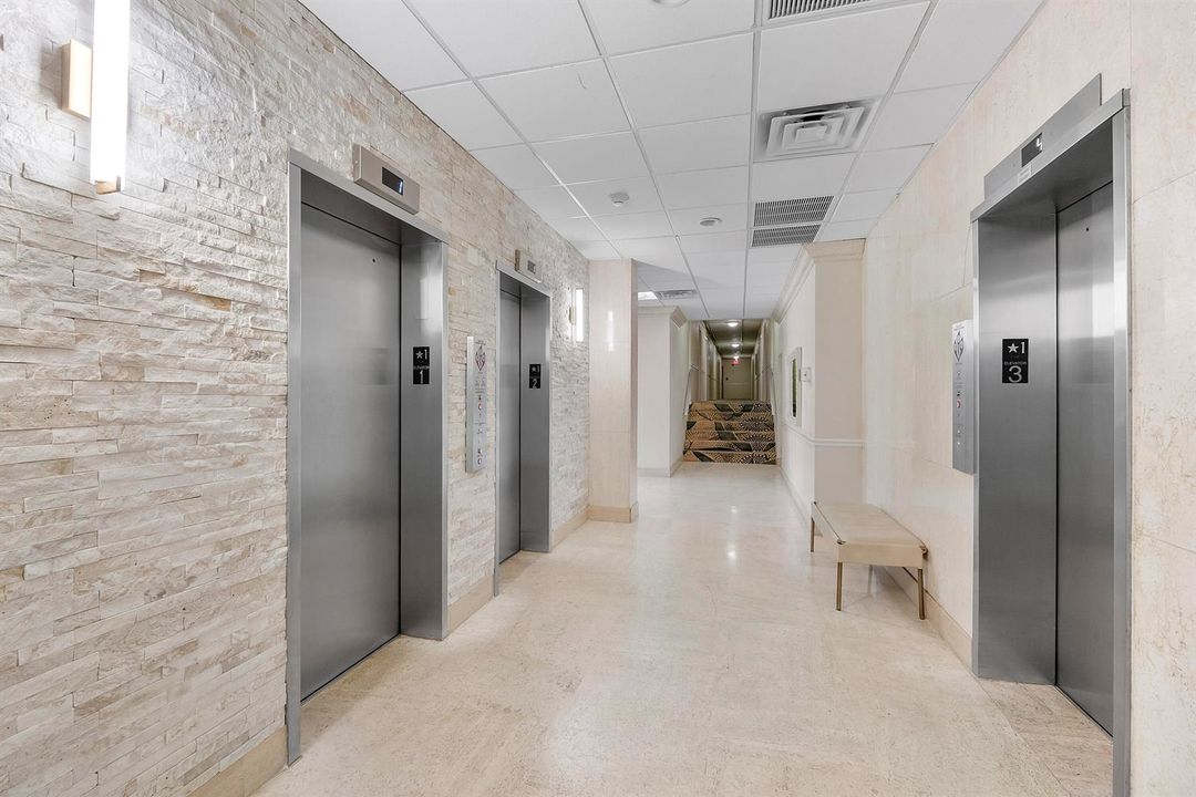 305 N Pompano Beach Blvd u804_054