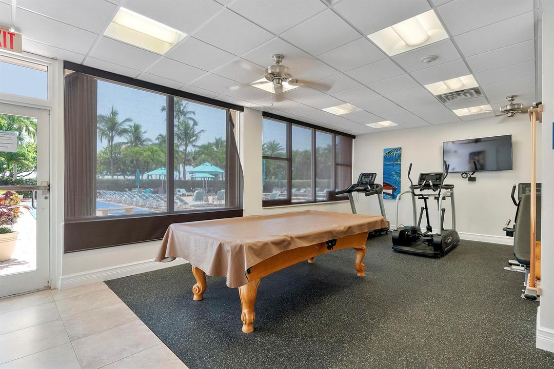 305 N Pompano Beach Blvd u804_064