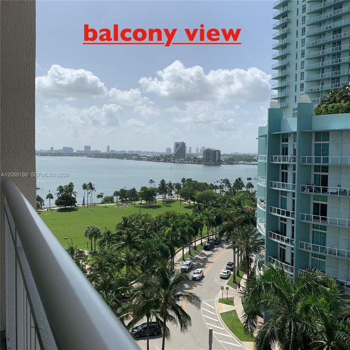 For Sale: $374,000 (1 beds, 1 baths, 721 Square Feet)