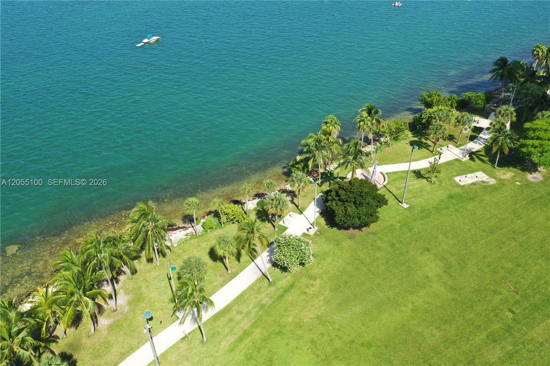 For Sale: $374,000 (1 beds, 1 baths, 721 Square Feet)