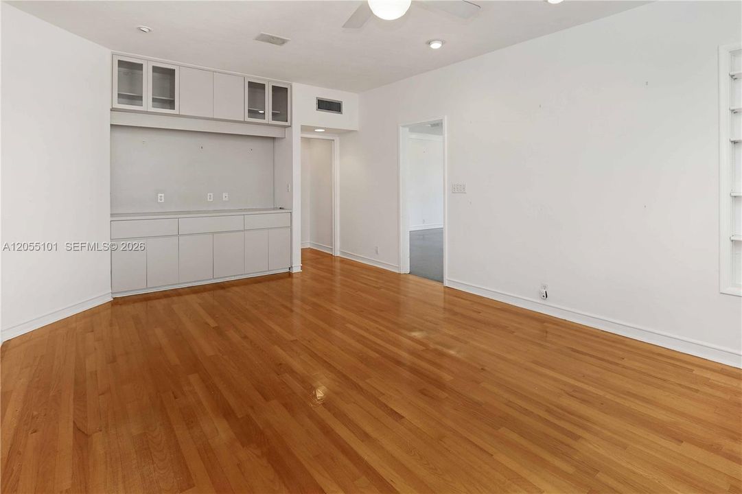 Active With Contract: $1,899,000 (5 beds, 3 baths, 3866 Square Feet)
