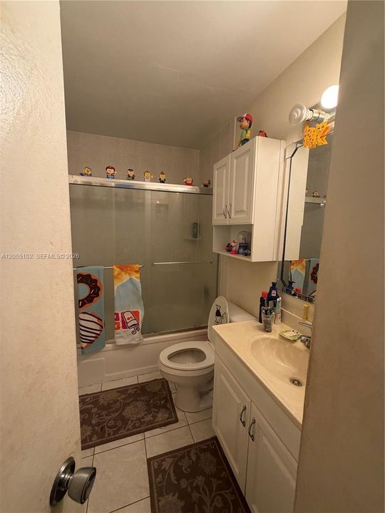 На продажу: $295,999 (3 спален, 2 ванн, 1738 Квадратных фут)