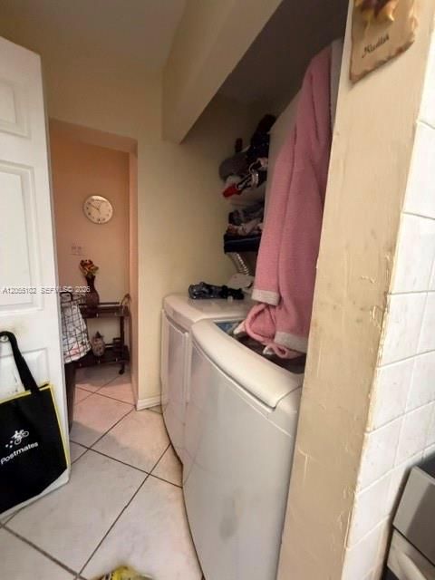 На продажу: $295,999 (3 спален, 2 ванн, 1738 Квадратных фут)