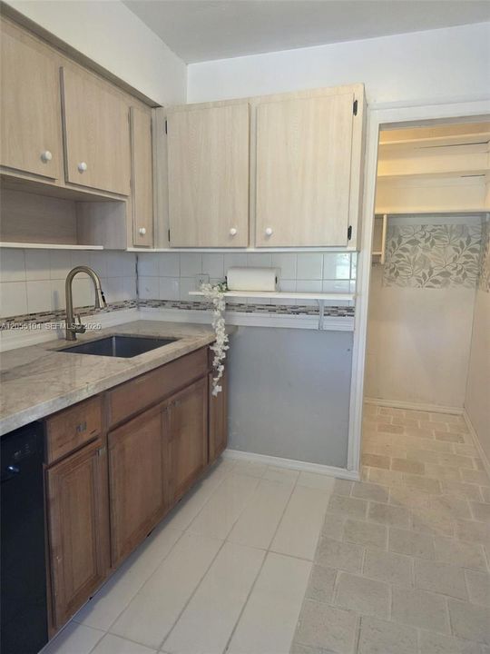 Natural marble countertops