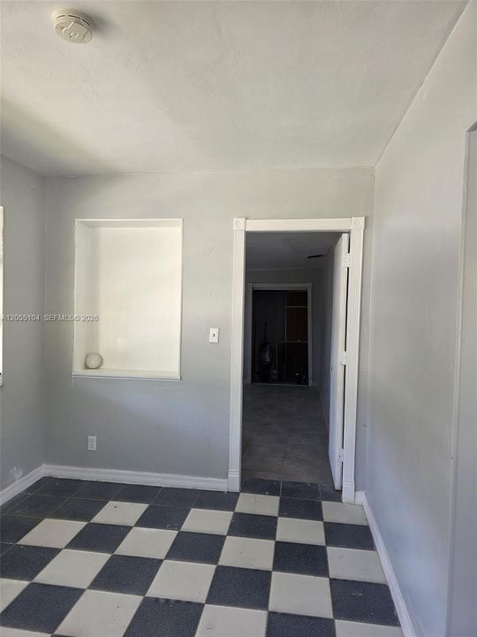 Activo con contrato: $2,450 (3 camas, 2 baños, 1254 Pies cuadrados)