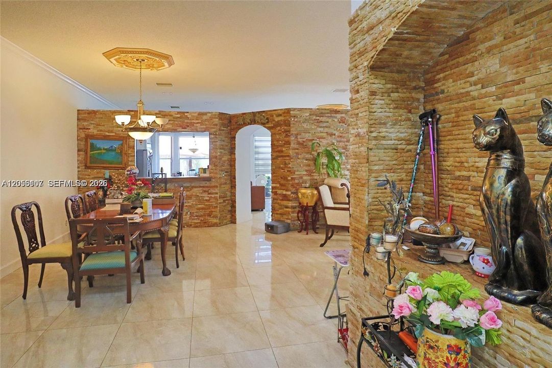 En Venta: $595,999 (3 camas, 2 baños, 1839 Pies cuadrados)