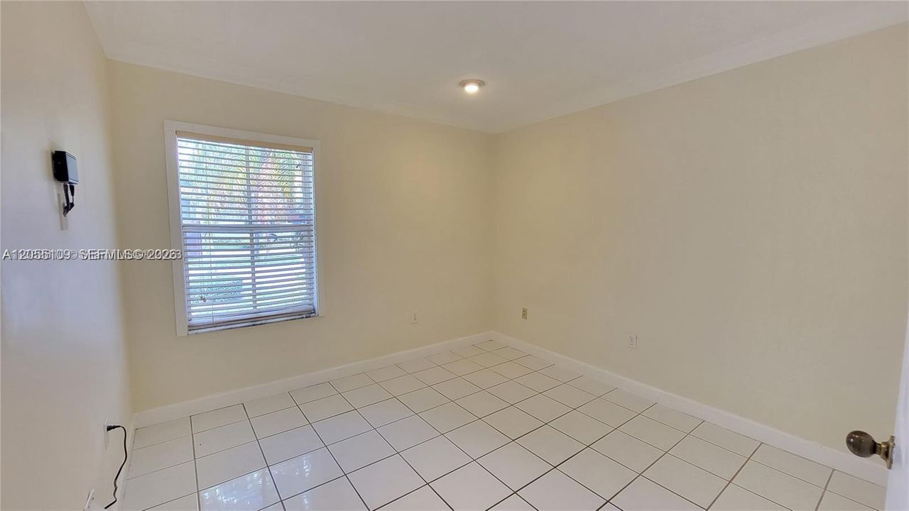 For Rent: $1,800 (2 beds, 1 baths, 1710 Square Feet)