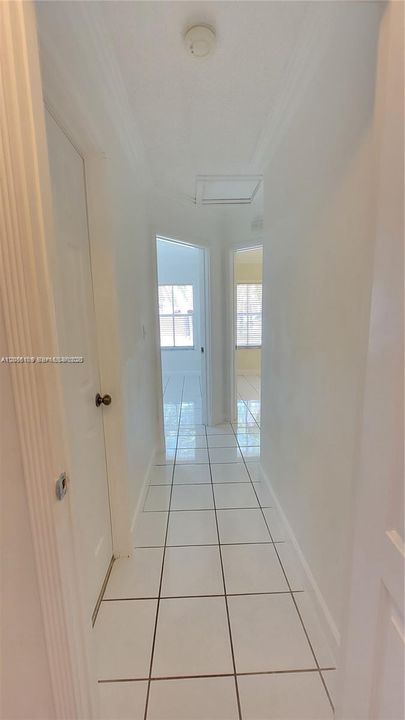 For Rent: $1,800 (2 beds, 1 baths, 1710 Square Feet)
