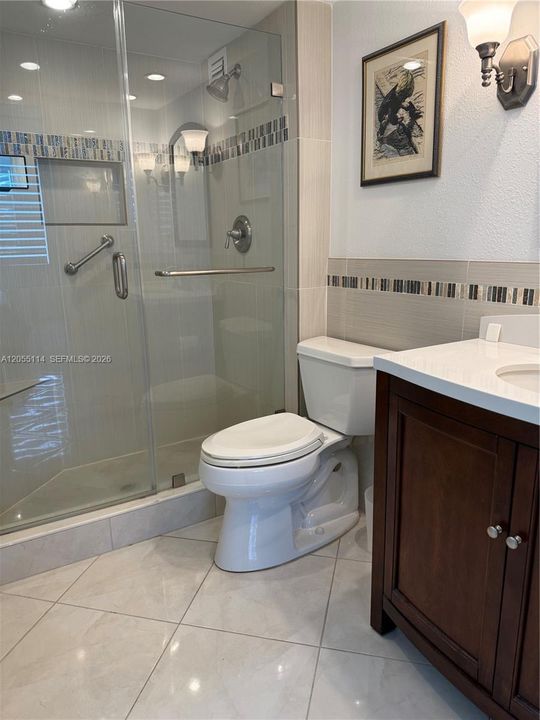 For Sale: $165,000 (2 beds, 2 baths, 1060 Square Feet)