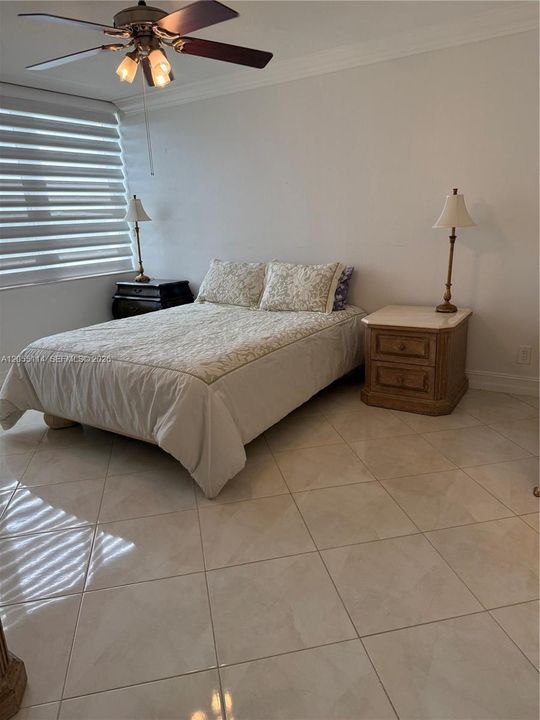 For Sale: $165,000 (2 beds, 2 baths, 1060 Square Feet)