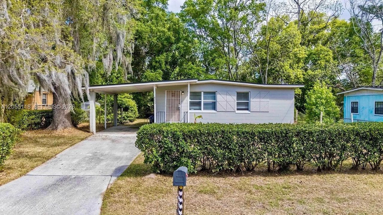For Rent: $1,680 (3 beds, 1 baths, 1196 Square Feet)