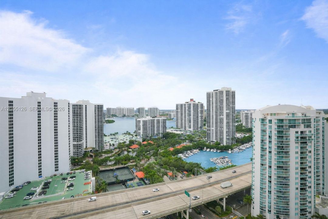 В аренду: $9,950 (3 спален, 4 ванн, 3426 Квадратных фут)