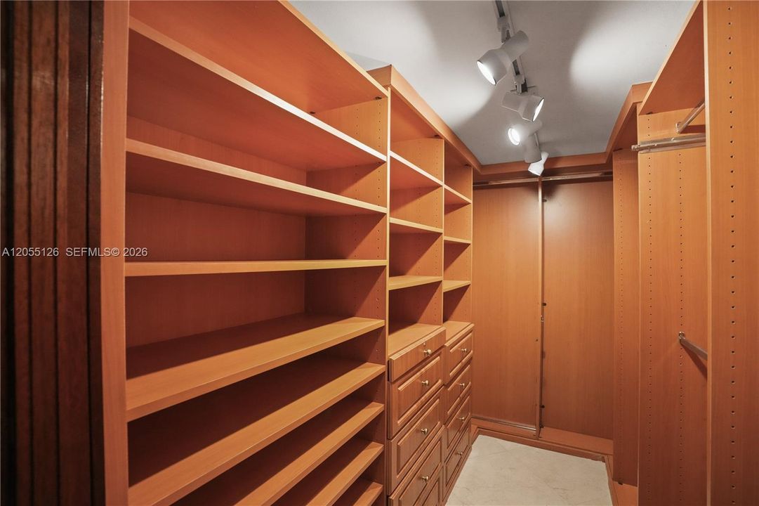 В аренду: $9,950 (3 спален, 4 ванн, 3426 Квадратных фут)