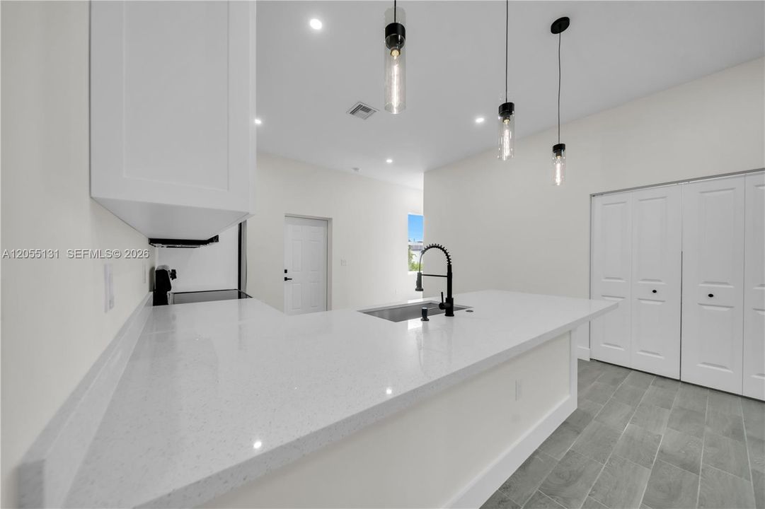 For Sale: $298,000 (4 beds, 3 baths, 1497 Square Feet)