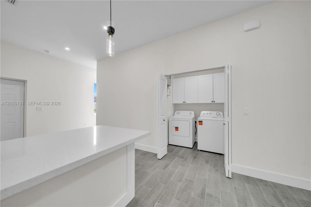 For Sale: $298,000 (4 beds, 3 baths, 1497 Square Feet)