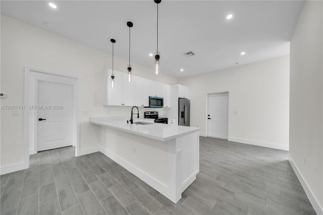 For Sale: $298,000 (4 beds, 3 baths, 1497 Square Feet)