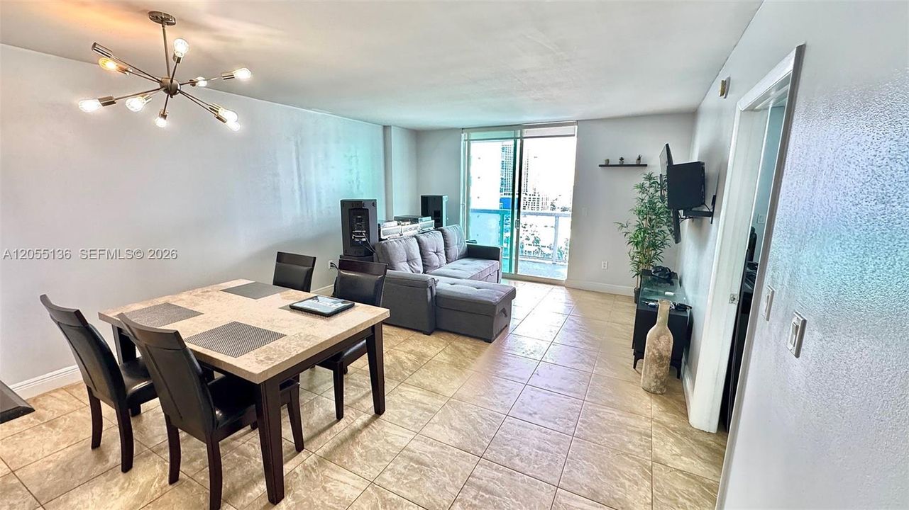 В аренду: $2,650 (1 спален, 1 ванн, 822 Квадратных фут)