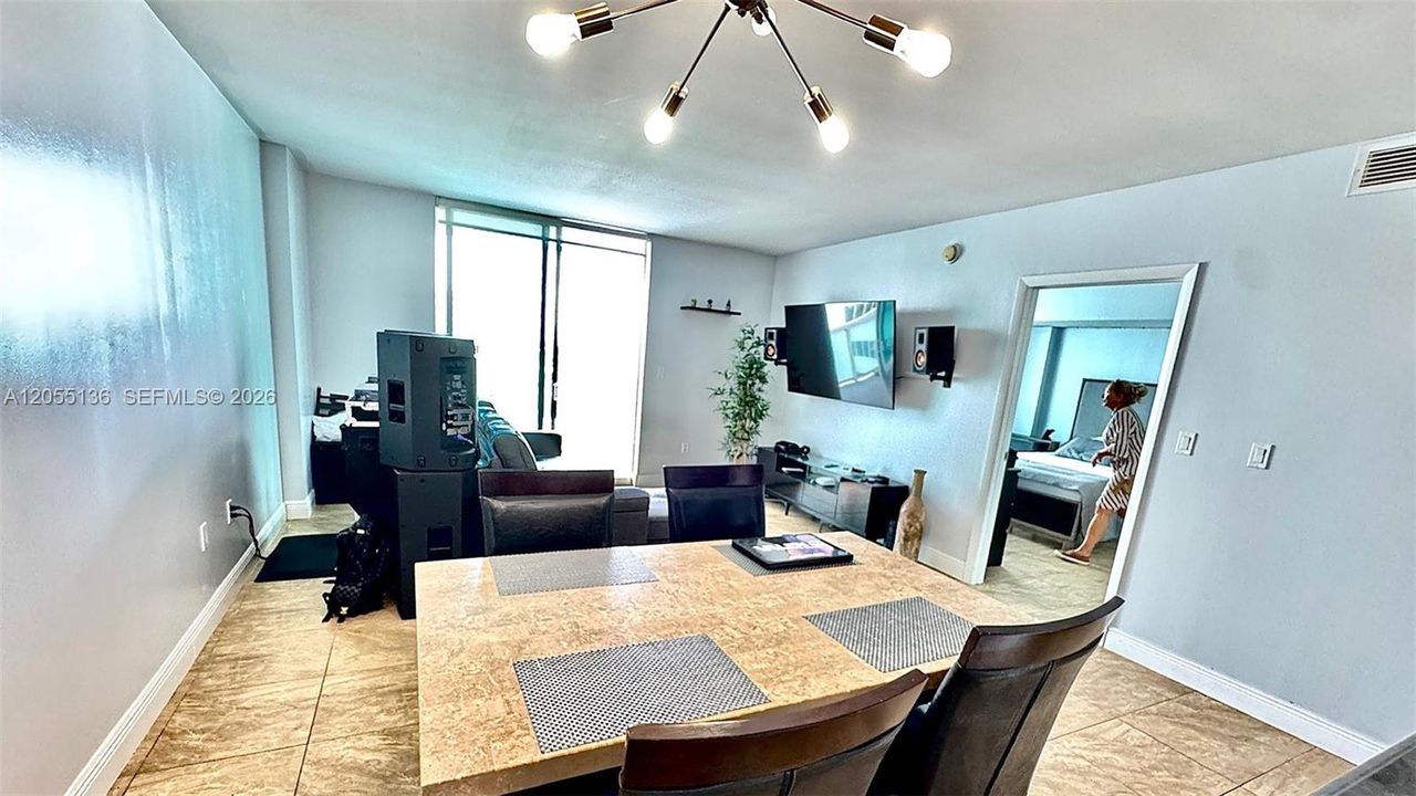 В аренду: $2,650 (1 спален, 1 ванн, 822 Квадратных фут)