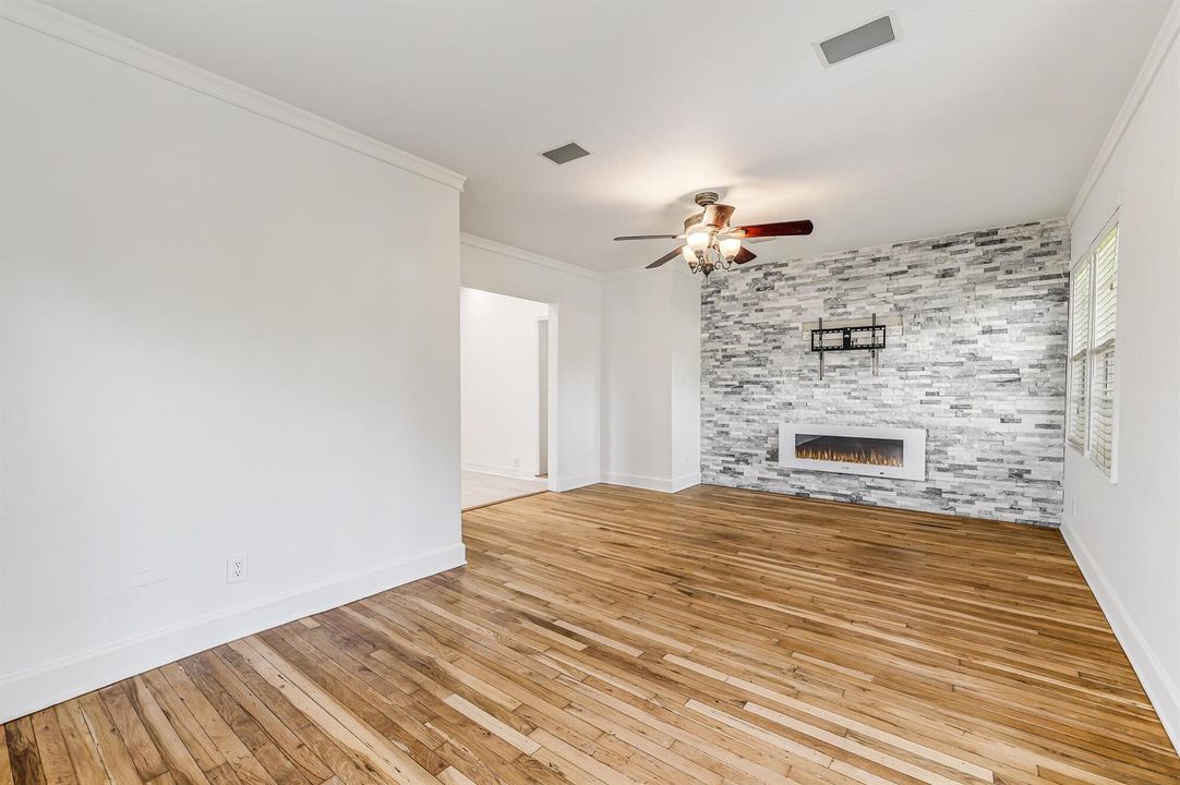 1432 NE Second Ave-11