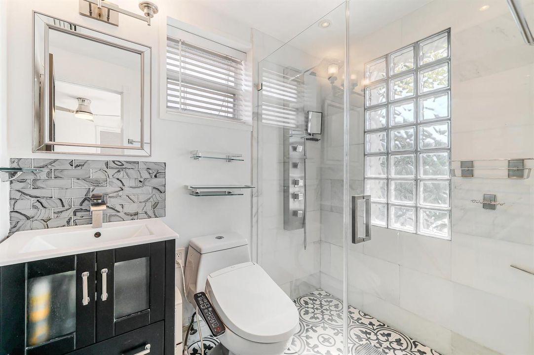 1432 NE Second Ave-24