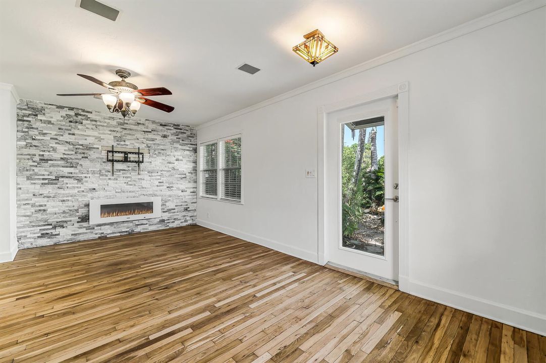 1432 NE Second Ave-12