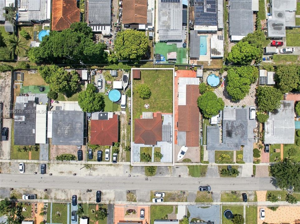 For Sale: $558,000 (3 beds, 1 baths, 924 Square Feet)