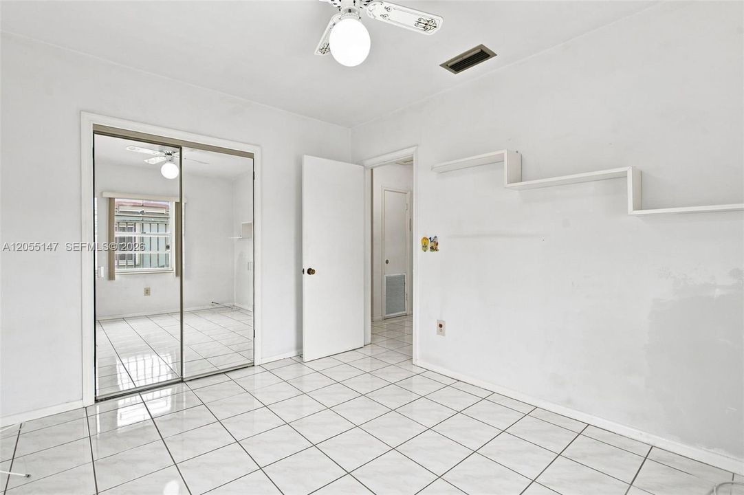 For Sale: $558,000 (3 beds, 1 baths, 924 Square Feet)