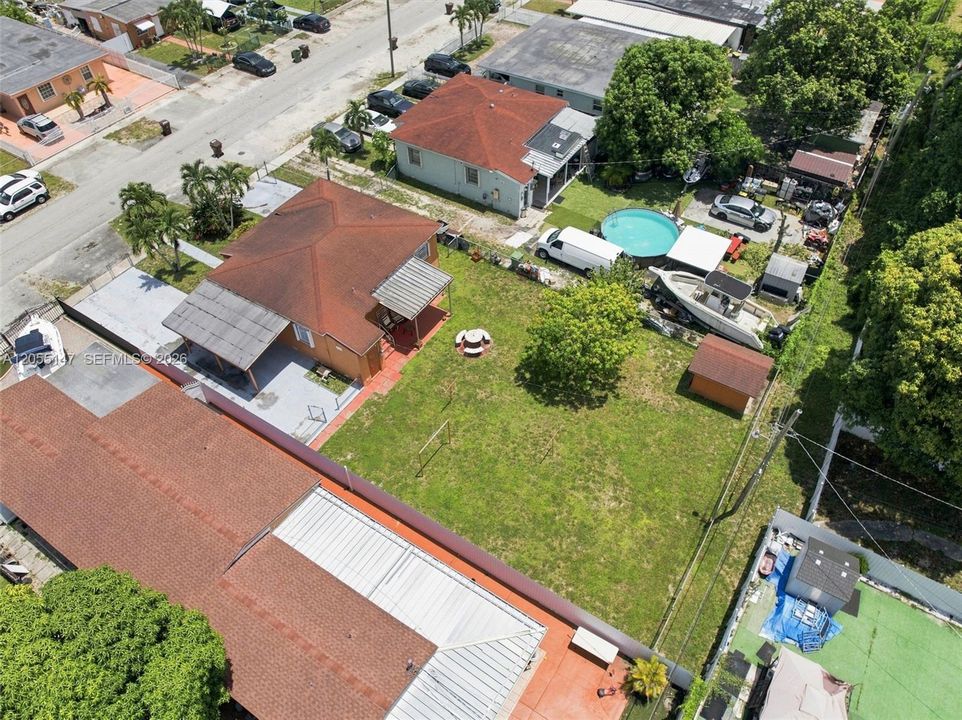 For Sale: $558,000 (3 beds, 1 baths, 924 Square Feet)