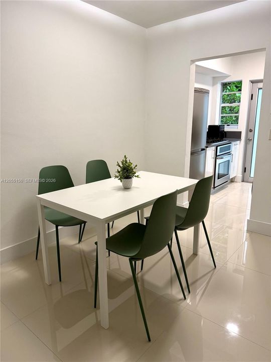 For Rent: $1,950 (0 beds, 1 baths, 490 Square Feet)